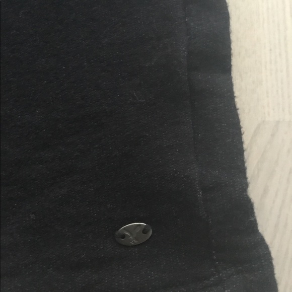 American Eagle Split-Back Lace Detail Sleeves Jersey Long Sleeves Black Top - Picture 7 of 9